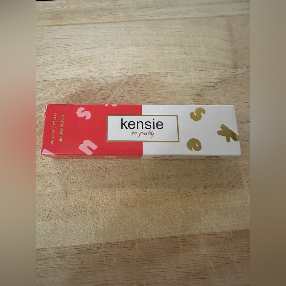 Kensie So Pretty Fragrance Box in Red and Gold